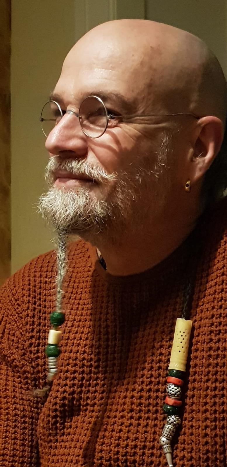 Kurt Strehler lächelnd im Porträt